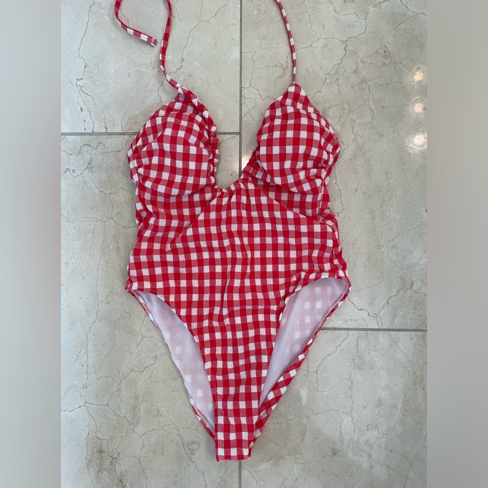 Wild & Fable swimsuit, brand new, never worn, size S